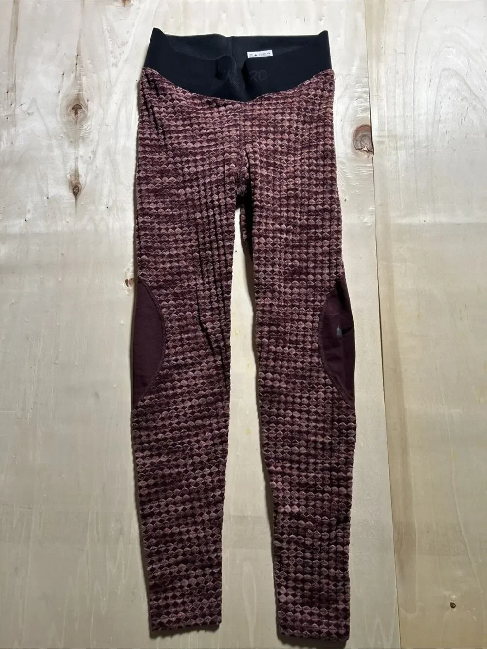Nike Pro HyperWarm Training Tights Women's Sz Small Textured Burgundy Crush